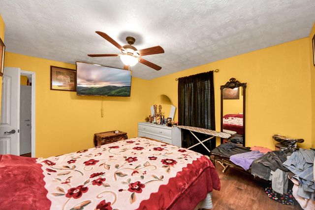 1040 County Road 5007, Cleveland, TX 77327