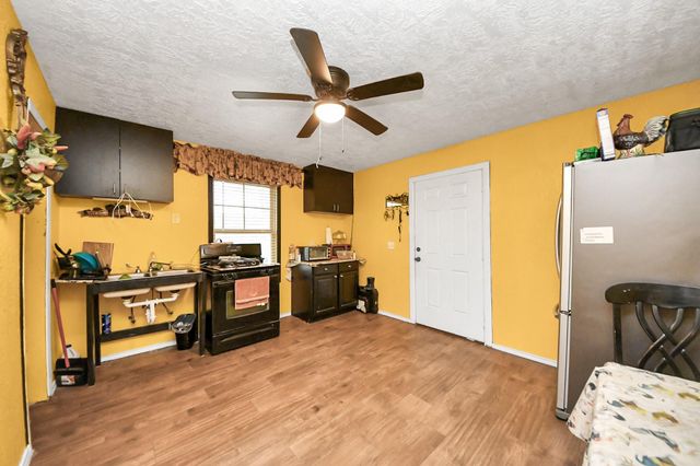 1040 County Road 5007, Cleveland, TX 77327