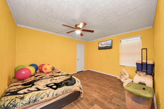 1040 County Road 5007, Cleveland, TX 77327