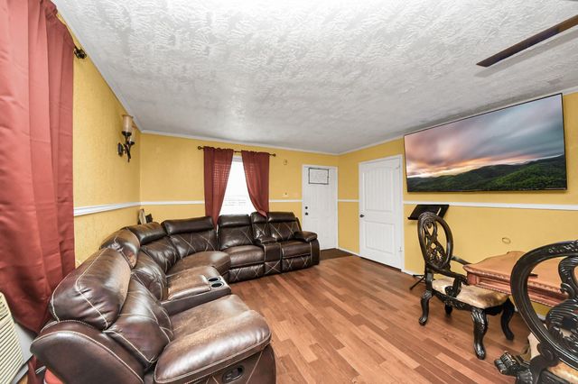 1040 County Road 5007, Cleveland, TX 77327