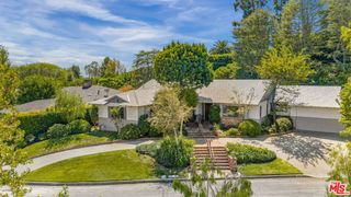 676 Elkins Road, Los Angeles, CA 90049