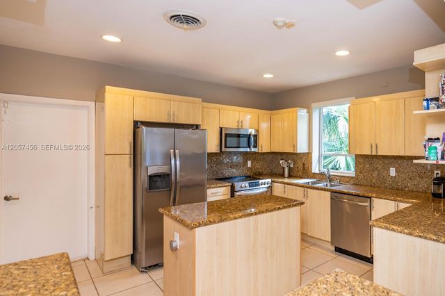 9520 E Broadview Drive, Bay Harbor Islands, FL 33154