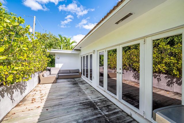 9520 E Broadview Drive, Bay Harbor Islands, FL 33154