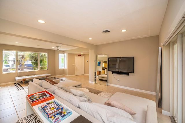 9520 E Broadview Drive, Bay Harbor Islands, FL 33154
