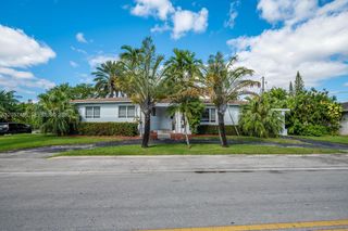 9520 E Broadview Drive, Bay Harbor Islands, FL 33154