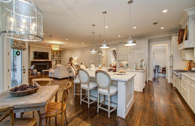 4319 Phil Street, Bellaire, TX 77401