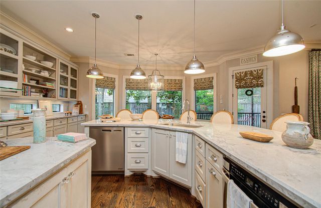 4319 Phil Street, Bellaire, TX 77401