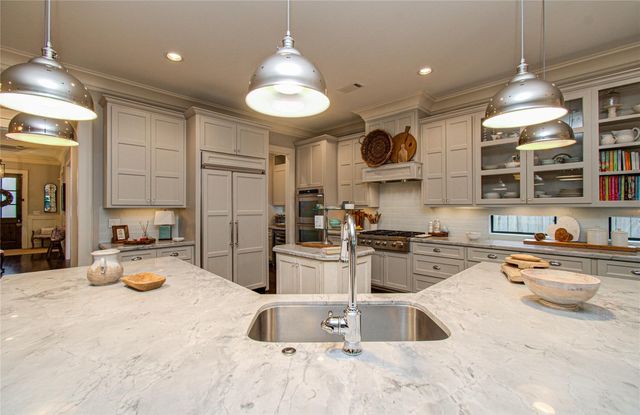 4319 Phil Street, Bellaire, TX 77401