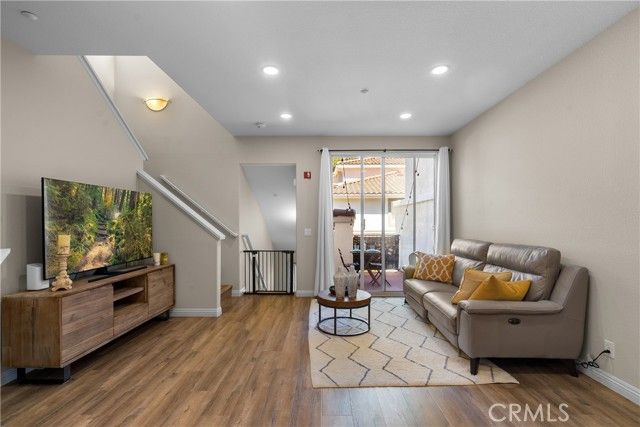 311 Falcon Creek, Irvine, CA 92618