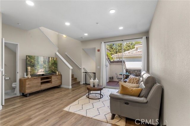 311 Falcon Creek, Irvine, CA 92618