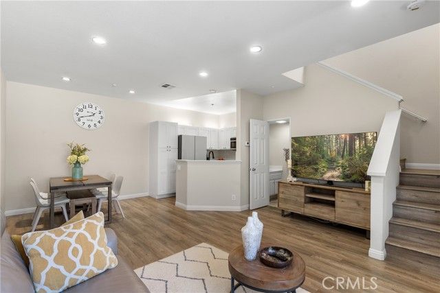 311 Falcon Creek, Irvine, CA 92618