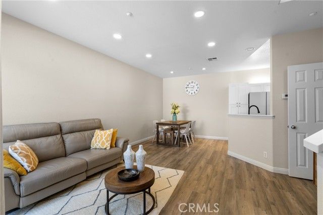 311 Falcon Creek, Irvine, CA 92618