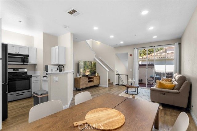 311 Falcon Creek, Irvine, CA 92618