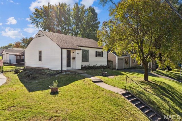 190 N New Florissant Road, Florissant, MO 63031