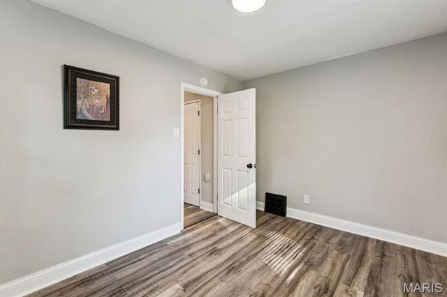 190 N New Florissant Road, Florissant, MO 63031