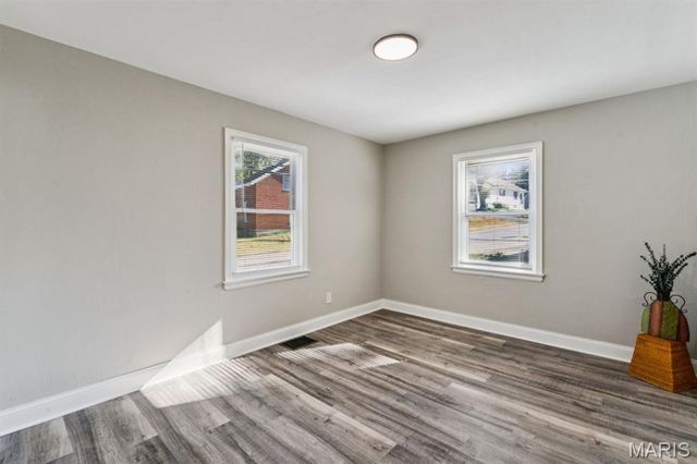 190 N New Florissant Road, Florissant, MO 63031