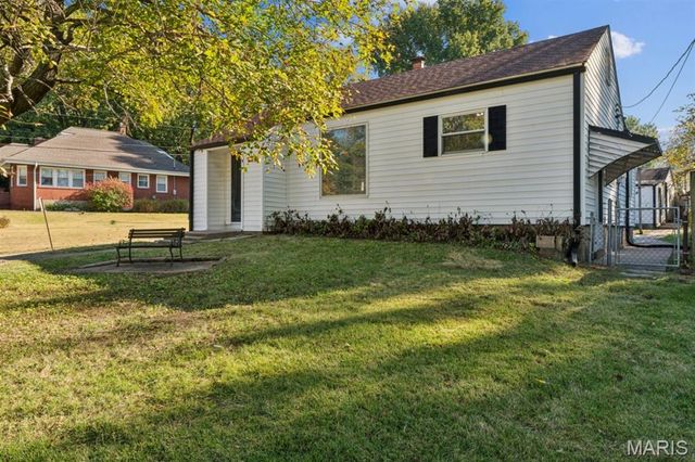 190 N New Florissant Road, Florissant, MO 63031