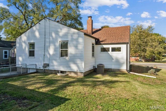 190 N New Florissant Road, Florissant, MO 63031