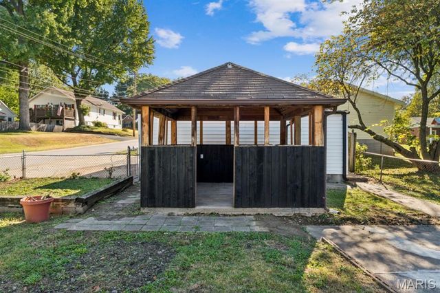 190 N New Florissant Road, Florissant, MO 63031