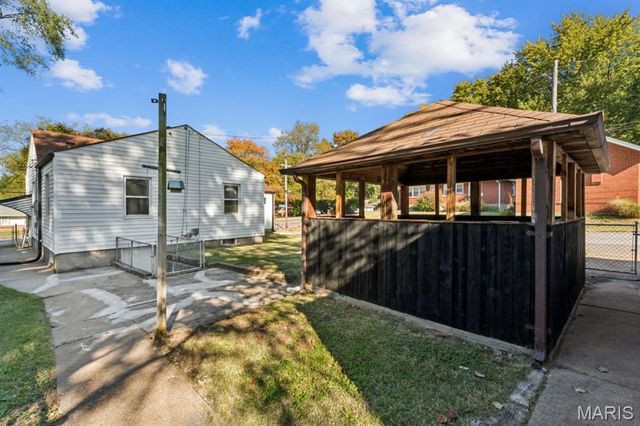 190 N New Florissant Road, Florissant, MO 63031