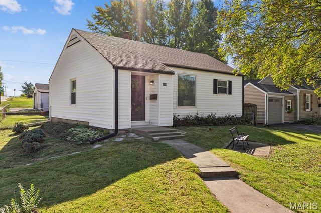190 N New Florissant Road, Florissant, MO 63031