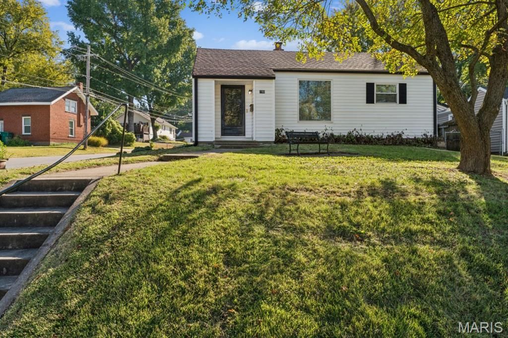 190 N New Florissant Road, Florissant, MO 63031