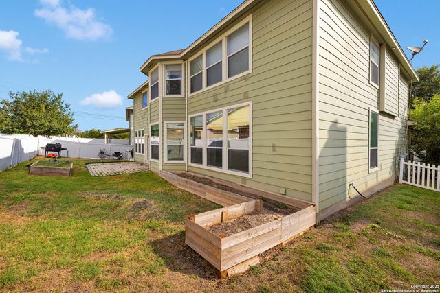 136 Brook Shire, Cibolo, TX 78108