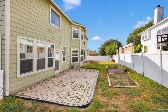 136 Brook Shire, Cibolo, TX 78108