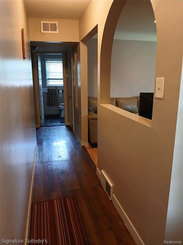 24670 Gardner Street, Oak Park, MI 48237