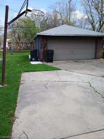 24670 Gardner Street, Oak Park, MI 48237