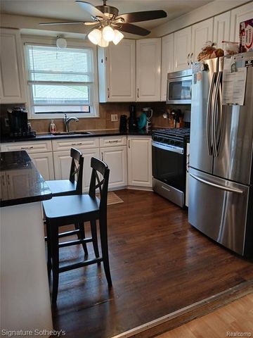 24670 Gardner Street, Oak Park, MI 48237