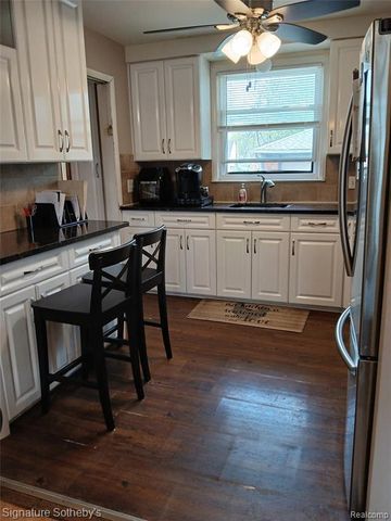 24670 Gardner Street, Oak Park, MI 48237