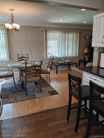 24670 Gardner Street, Oak Park, MI 48237