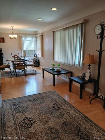 24670 Gardner Street, Oak Park, MI 48237