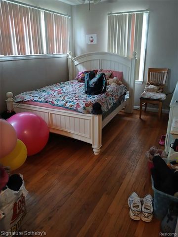 24670 Gardner Street, Oak Park, MI 48237