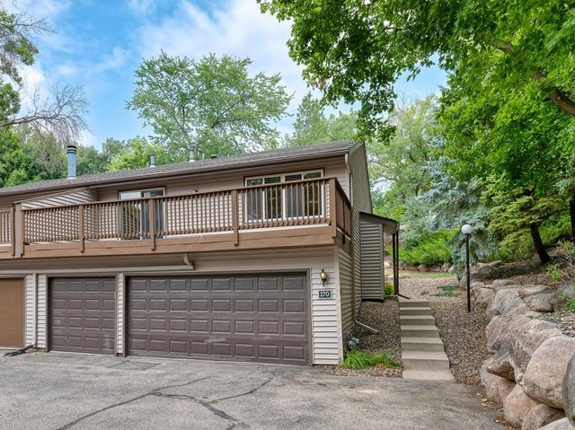 270 River Woods Lane, Burnsville, MN 55337