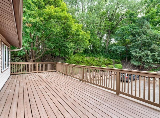 270 River Woods Lane, Burnsville, MN 55337