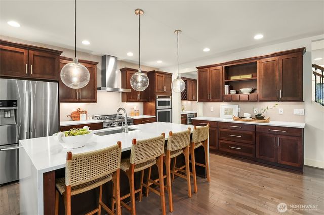 12512 NE 73rd Street, Kirkland, WA 98033