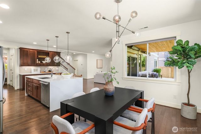12512 NE 73rd Street, Kirkland, WA 98033