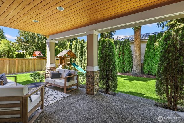 12512 NE 73rd Street, Kirkland, WA 98033
