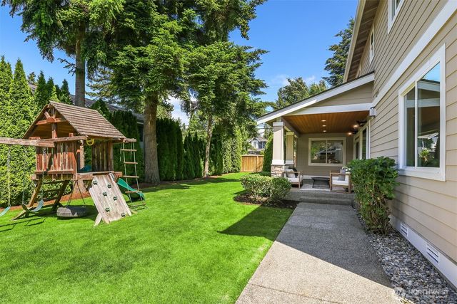 12512 NE 73rd Street, Kirkland, WA 98033