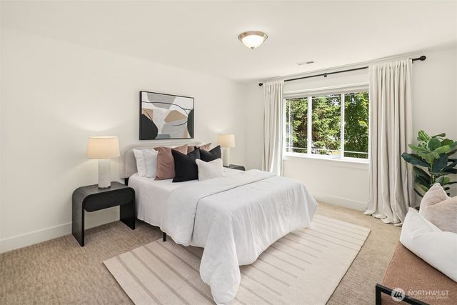 12512 NE 73rd Street, Kirkland, WA 98033