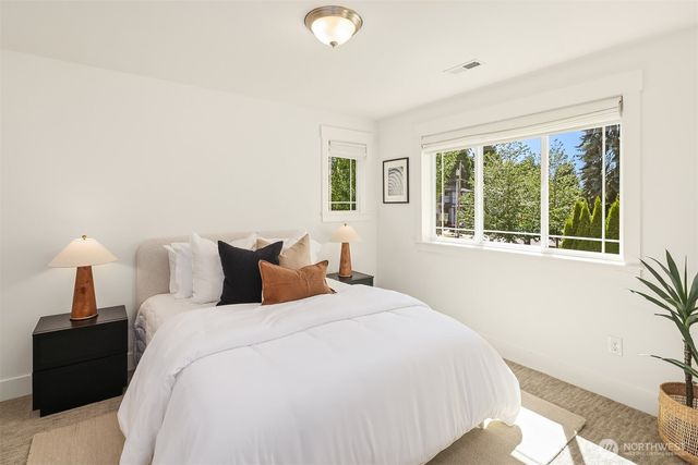 12512 NE 73rd Street, Kirkland, WA 98033