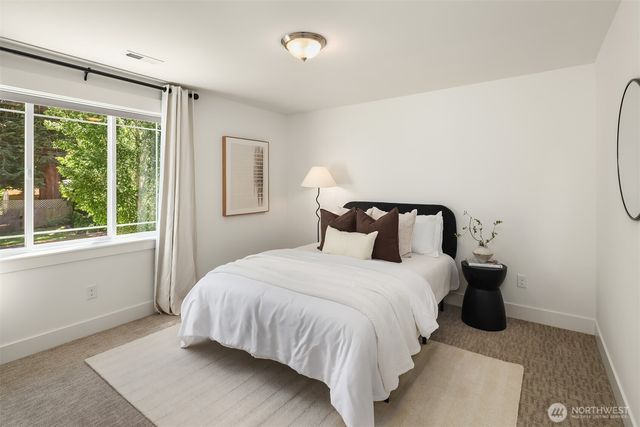 12512 NE 73rd Street, Kirkland, WA 98033