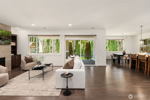 12512 NE 73rd Street, Kirkland, WA 98033