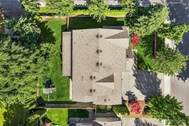 12512 NE 73rd Street, Kirkland, WA 98033