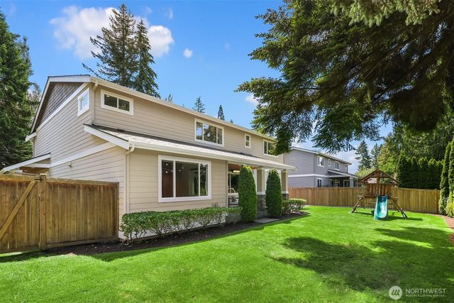 12512 NE 73rd Street, Kirkland, WA 98033