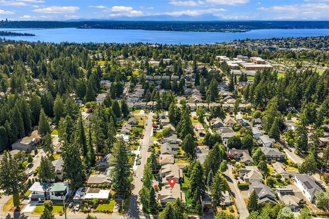 12512 NE 73rd Street, Kirkland, WA 98033