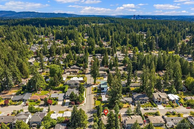 12512 NE 73rd Street, Kirkland, WA 98033
