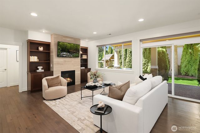12512 NE 73rd Street, Kirkland, WA 98033